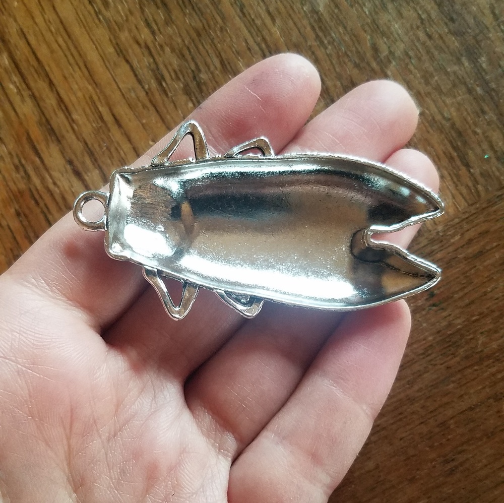 NWOT Silver Cicada Pendant - Picture 5 of 5